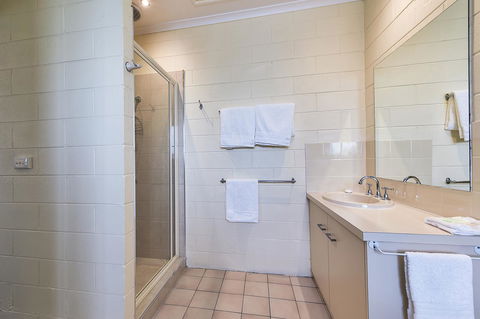 Allambi Holiday Apartments - Holiday Cairns 28