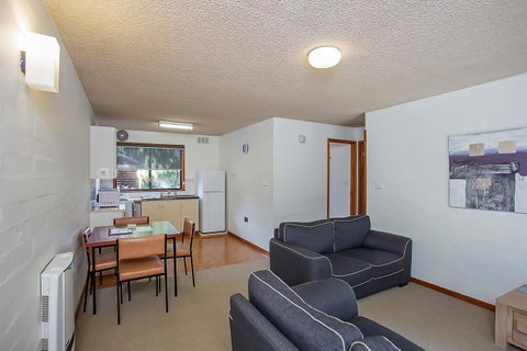 Eastern Beach Holiday Units - Holiday Cairns 1