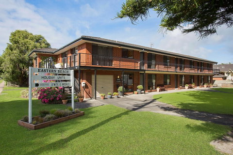 Eastern Beach Holiday Units - Holiday Cairns 0