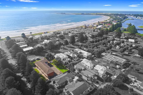 Eastern Beach Holiday Units - Holiday Cairns 7