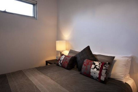 Battery Cove Beach Front Apartment - Holiday Cairns 13