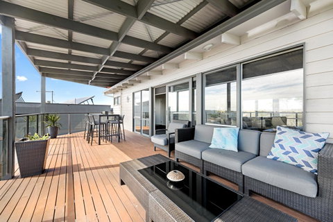 Beachside House - Holiday Cairns 3