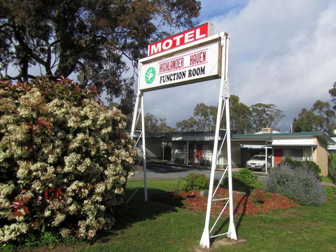 The Highlander Motel - 24HR Check In - Holiday Cairns 4