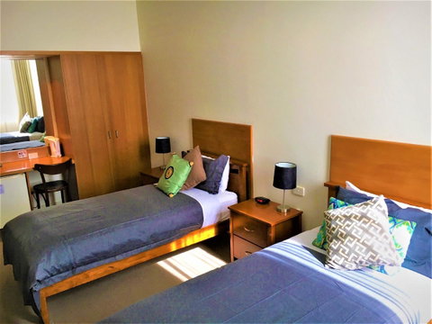 Plough Hotel - Holiday Cairns 8