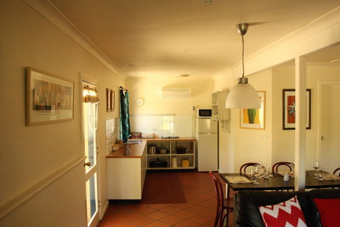 Merrimeet Cottages - Holiday Cairns 28