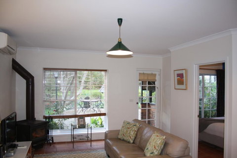 Merrimeet Cottages - Holiday Cairns 40