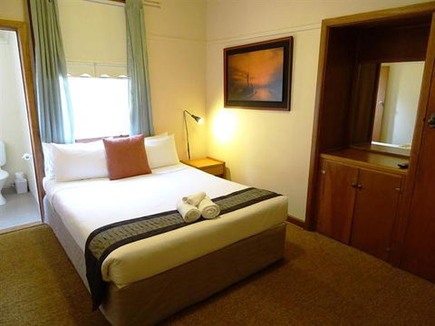 Amara Springs Guest House - Holiday Cairns 32