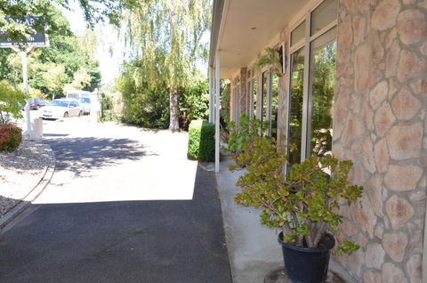 Amara Springs Guest House - Holiday Cairns 26