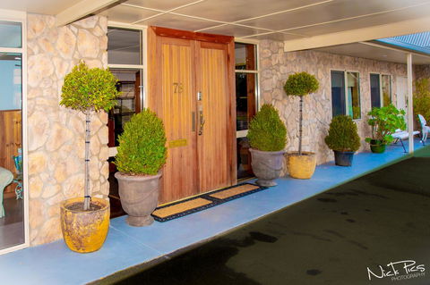 Amara Springs Guest House - Holiday Cairns 8