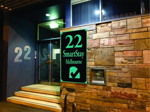 SmartStay Melbourne - Holiday Cairns 0