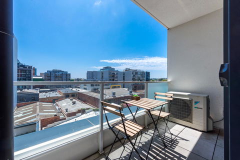 Amazing Accommodations : South Yarra - Holiday Cairns 36