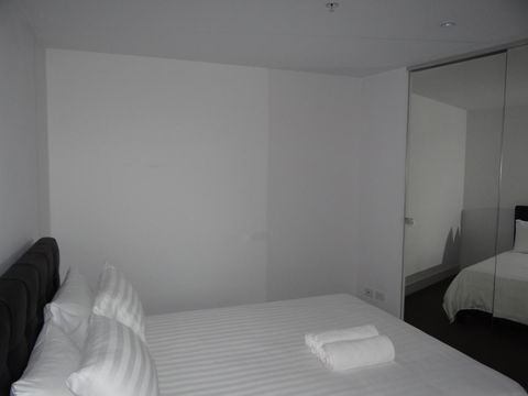 Amazing Accommodations : South Yarra - Holiday Cairns 6