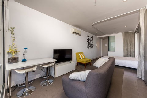 Amazing Accommodations : South Yarra - Holiday Cairns 25