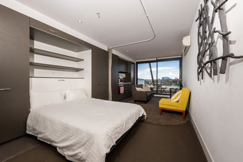 Amazing Accommodations : South Yarra - Holiday Cairns 29