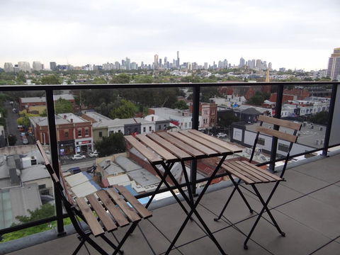 Amazing Accommodations : South Yarra - Holiday Cairns 11