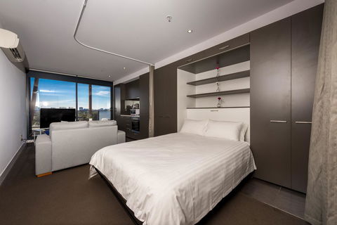 Amazing Accommodations : South Yarra - Holiday Cairns 19