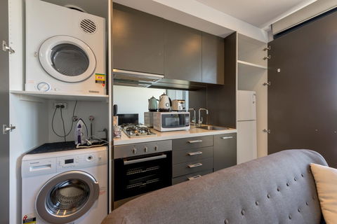 Amazing Accommodations : South Yarra - Holiday Cairns 22