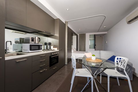 Amazing Accommodations : South Yarra - Holiday Cairns 33