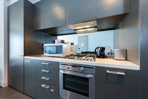 Amazing Accommodations : South Yarra - Holiday Cairns 35