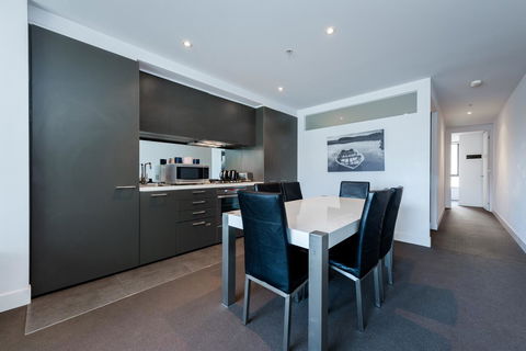 Amazing Accommodations : South Yarra - Holiday Cairns 43