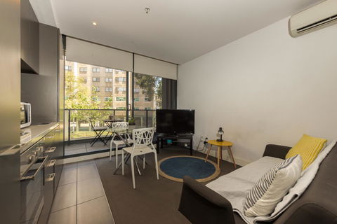 Amazing Accommodations : South Yarra - Holiday Cairns 14