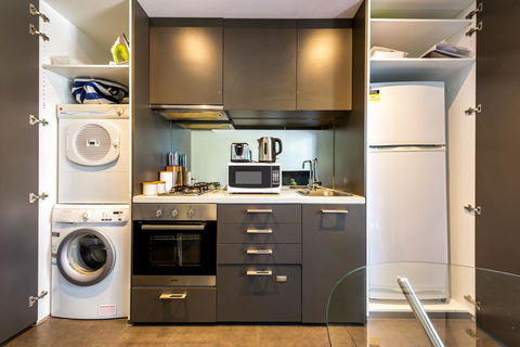 Amazing Accommodations : South Yarra - Holiday Cairns 13