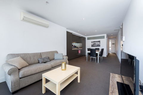 Amazing Accommodations : South Yarra - Holiday Cairns 44