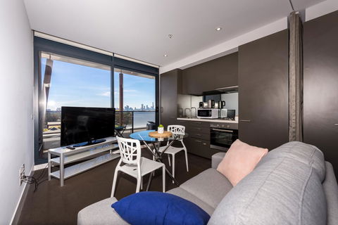 Amazing Accommodations : South Yarra - Holiday Cairns 34
