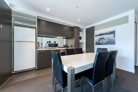 Amazing Accommodations : South Yarra - Holiday Cairns 42