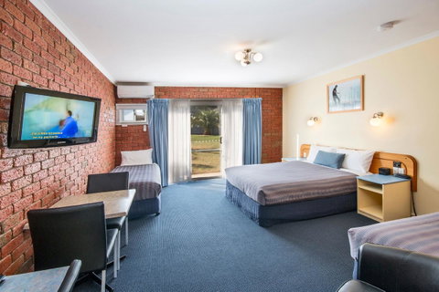 Torquay Tropicana Motel - Holiday Cairns 2
