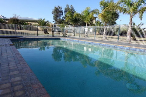 Torquay Tropicana Motel - Holiday Cairns 15