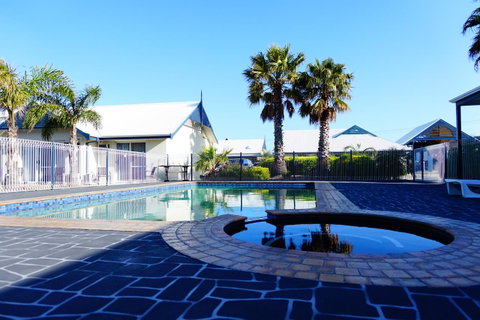 Torquay Tropicana Motel - Holiday Cairns 12