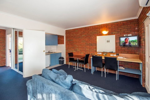 Torquay Tropicana Motel - Holiday Cairns 24