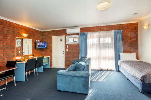Torquay Tropicana Motel - Holiday Cairns 23