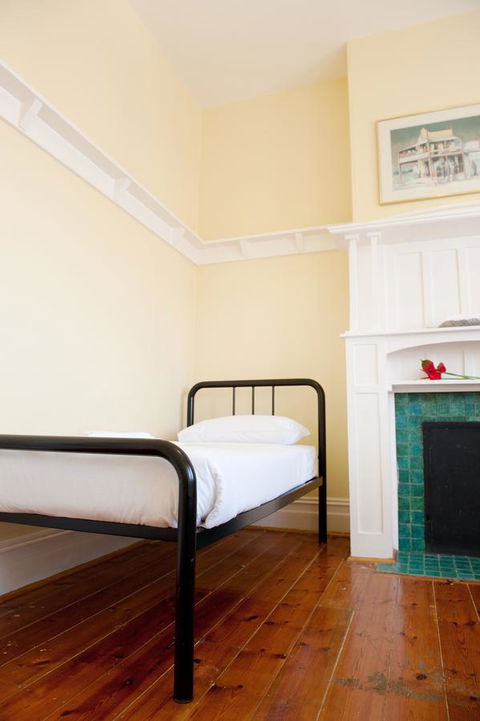 Hotel Claremont Guest House - Holiday Cairns 4