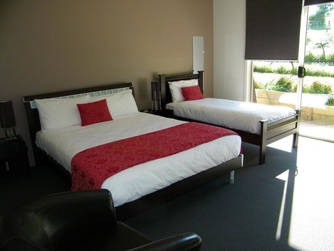 De\'Vine Escape - Holiday Cairns 9