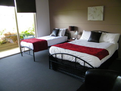 De\'Vine Escape - Holiday Cairns 14