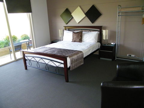 De\'Vine Escape - Holiday Cairns 17