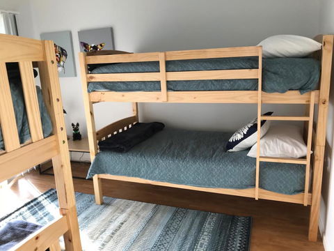 Sunsets On Martyrs Luxury Coastal Beach House Peterborough - Holiday Cairns 15