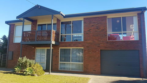 Sunsets On Martyrs Luxury Coastal Beach House Peterborough - Holiday Cairns 23