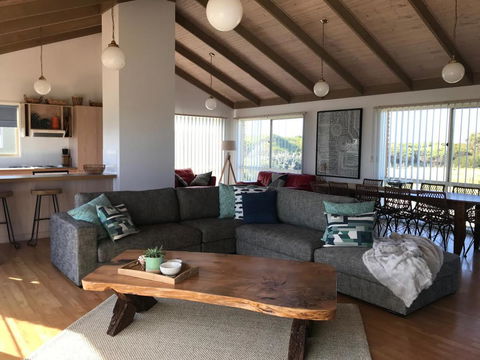 Sunsets On Martyrs Luxury Coastal Beach House Peterborough - Holiday Cairns 13