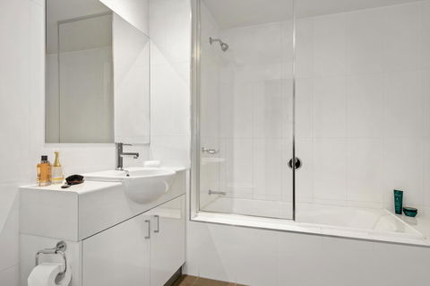 Quest Cheltenham - Holiday Cairns 2