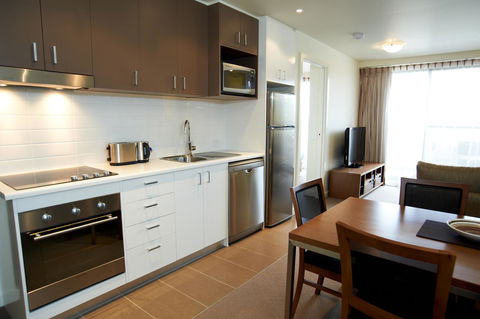 Quest Cheltenham - Holiday Cairns 30