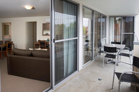 Quest Cheltenham - Holiday Cairns 36