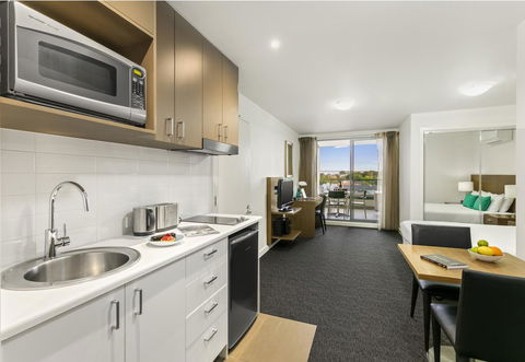 Quest Cheltenham - Holiday Cairns 15