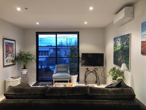 Vibe-Modern 2 Bed Apartment - Holiday Cairns 7