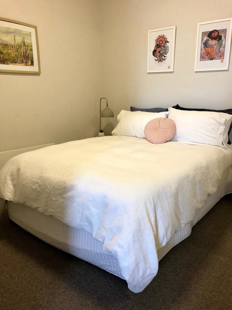 Vibe-Modern 2 Bed Apartment - Holiday Cairns 1