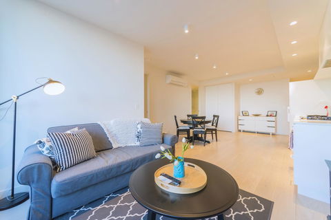 Pride Manor South Yarra - Holiday Cairns 1