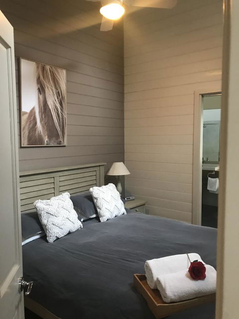 Two Truffles Cottages - Holiday Cairns 4