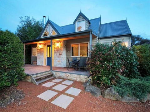 Two Truffles Cottages - Holiday Cairns 0